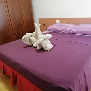 Rosso Appartamento Tirano